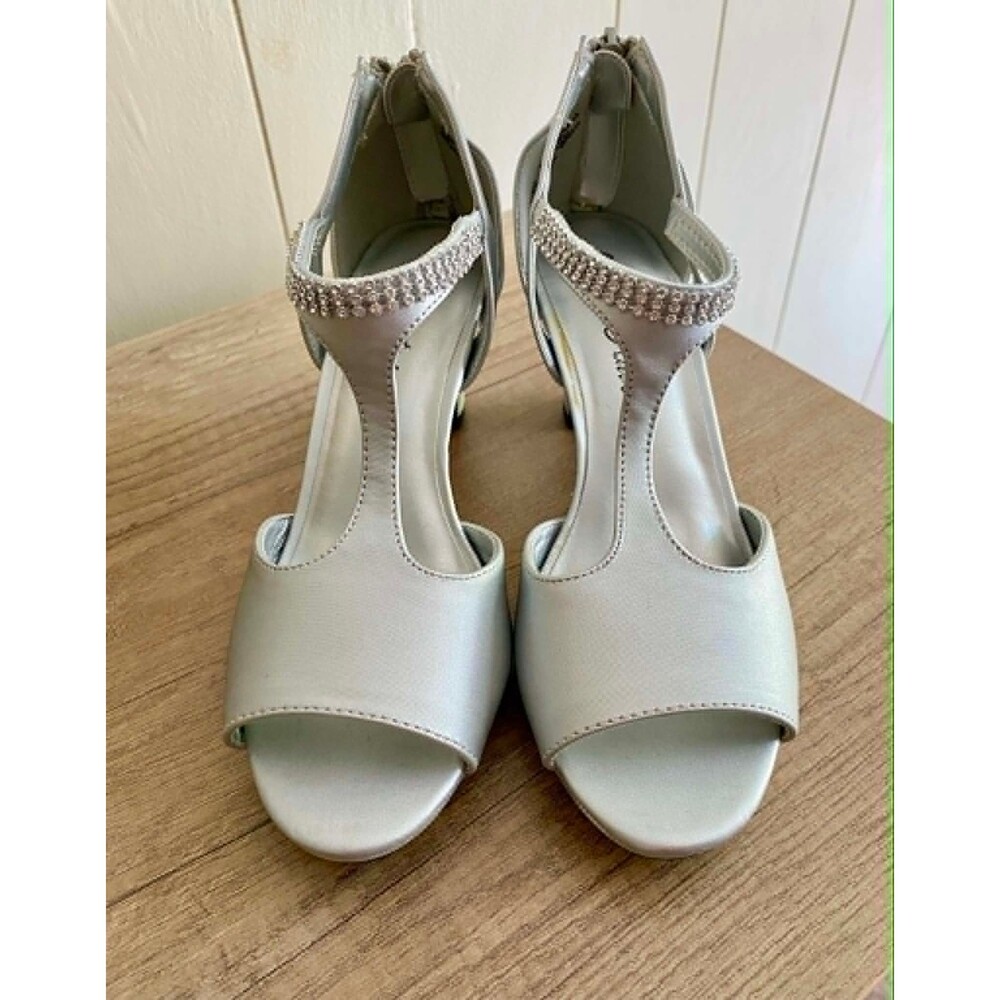 Easy Street Alive 5 Silver Rhinestone T-Strap Dress Sandals Women's Size 6.5M